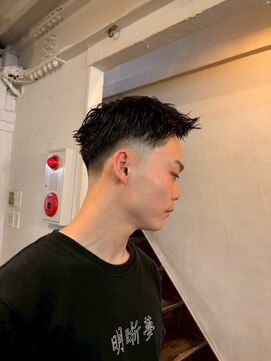 ビーバイエイトジェンツ(Bee by EIGHT GENTS) 波巻きツイストスパイラル/リバースセンターパート/心斎橋