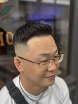 フォーコーナーズ(Four Corners)&nbsp;スキンフェードツーブロック刈り上げジェットモヒカンマンバン