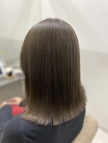 ネウィ 川崎(newi)&nbsp;《ブリーチ》オリーブグレージュ×切りっぱなし