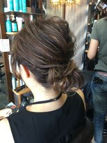 オーバーキャプテンネイキッド(OVER CAPTAIN NAKED)&nbsp;ルーズシニヨンスタイル