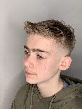 リバレッジ 広尾(Leverage) メンズ理容室バーバーフェードベリーショート