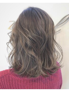 ゼ シール(Ze seal) 外ハネナチュラルヘアー