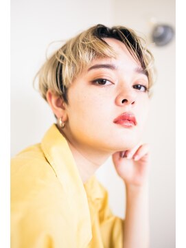 ピズム(PISM) 耳かけハンサムイメチェンショート／ハイライト＆ローライト