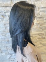 トータルビューティサロン シェリ(total beauty salon cheri)&nbsp;ディープブルー×レイヤーカット