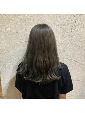 ロッソ(ROSSO) 20代30代40代ブリーチなしオリーブグレージュくびれミディ