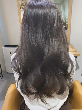 エイチヘアー(eichi hair) アッシュグレーのロングウエーブ