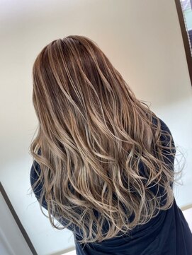 アイズ 渋沢(AIZU) バレイヤージュ/ハイライト/Aujua/ブリーチ/ダブルカラー