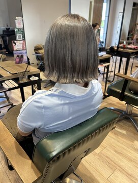 サラ(sarah) 縮毛矯正/ダブルカラー/グレー/開成