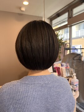 スアバイキキ(SuA by kiki.) レイヤーボブ/外ハネボブ/大人ショート/ニュアンスカラー[千葉]