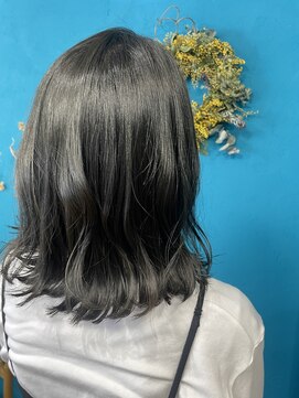 フルーク(Fluke) 暗めなのに透けるカラー