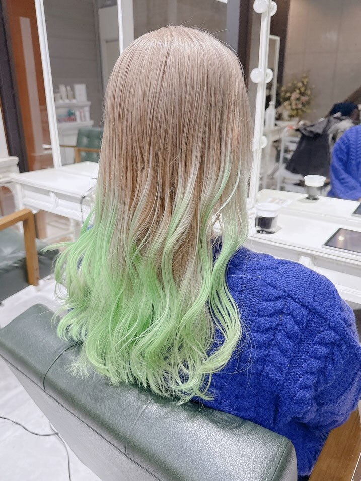 2026年夏】ミルクティーベージュ グラデーションの髪型・ヘアアレンジ