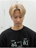 ナチュラルセンターパート×ブロンドカラー