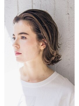 ピズム(PISM) 外ハネエアリー耳かけイメチェンボブ/フォギーベージュ