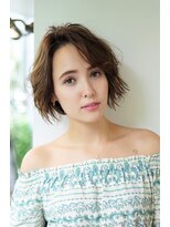 ノーヴェ(Nove) リゾート風ショートボブ