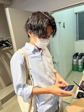 キャンディ 横浜(CANDY) 【岸本泰芽指名】センターパート/波巻きパーマ