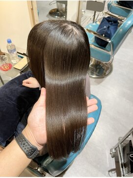 リラエ(Lyrae) 縮毛矯正/髪質改善/美髪カラー/トリートメント【大阪/西梅田】