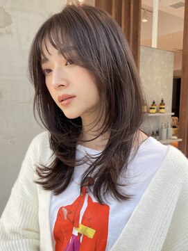 ビュートリアム 南青山(BEAUTRIUM) くびレイヤー 顔周りレイヤーカット イルミナカラー 表参道青山