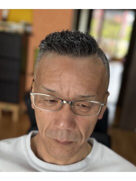 ピシャッとニ代目銀二郎 カーリーパーマ