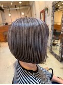 大人ボブ×白髪ぼかしハイライト