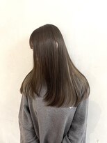 マスカリ(muscali)&nbsp;ハイライト/ダークアッシュ似合わせカットミディアムレイヤーe4