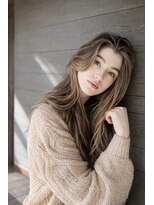 テラス トヨタ(Telasu Toyota)&nbsp;ナチュラルハイライトとブラウンカラーのレイヤースタイル