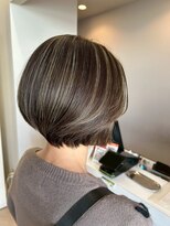 エヌアンドエーコンティ(N&A CONTi)&nbsp;大人女性の新定番 白髪ぼかしハイライト×大人ショートボブ