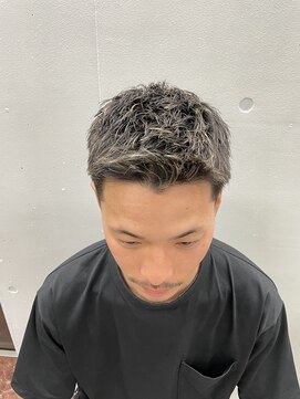ヘアサロンナンバーワンクラブ上和田本店 フェザーアップ×ベージュメッシュ