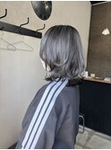 透明感たっぷりのグレージュカラー