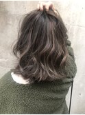 外国人風バレイヤージュハイライト ロブ