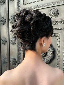 モカラ(MOKARA) 上品なプリンセスアップ