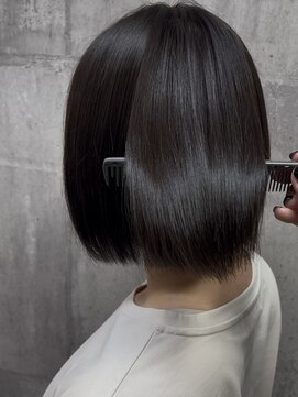 アリアバイエクラート 新宿南口店(ARiA by ECLART) 暗めグレーアッシュ