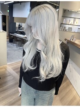 エイト ソル 博多筑紫口店(EIGHT sol) ホワイトベージュ