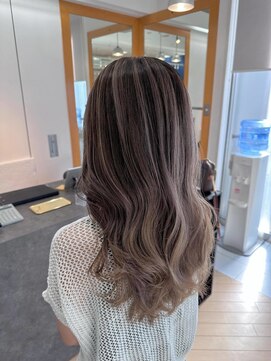 ユニ バイ マグ 長野店(Uni.by Mag) 筋感◎レイヤーカットミルクティーベージュバレイヤージュ