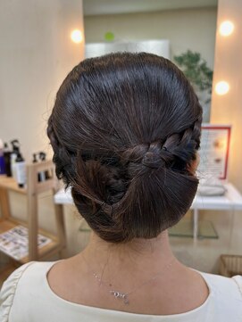 ビワテイ(Biwatei) 成人式・大人女子・夜会巻き・アップ・着付け・クラシック