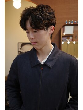 エディ(Edy) センターパートマッシュニュアンスパーマ韓国ヘアカルマヘア