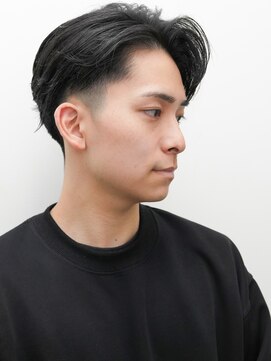 グラシアス(gracias) メンズカット刈り上げセンターパートスキンフェード0304