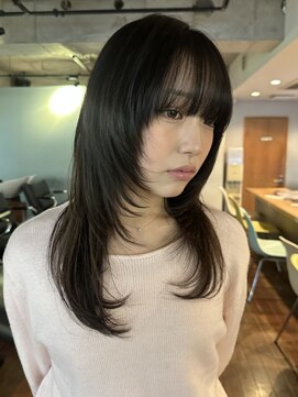 ノラジャーニー(NORA Journey) レイヤーカットハッシュカットミディアムレイヤー顔周りレイヤー