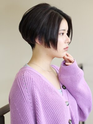 経験豊富なスタイリストがお客様の求める理想のヘアスタイルを叶えます。