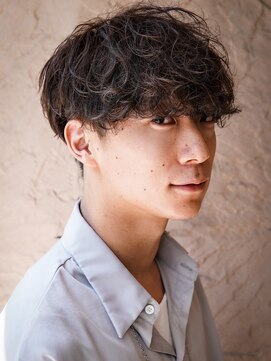 カライングドゥ(ing deux) スーツ短髪ツーブロック束感モテる黒髪シークレットパーマ流行