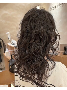 ビュートリアム265(BEAUTRIUM 265) ミディアム/くせ毛パーマ/レイヤーカット/銀座有楽町丸の内