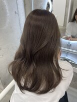 オリーブベージュ