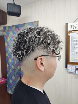 ジャンプ 常盤台(JUMP) ホワイトメッシュとパーマ