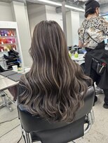 リリット(ReLit)&nbsp;くすみベージュマロンベージュホワイトブロンド細めハイライト