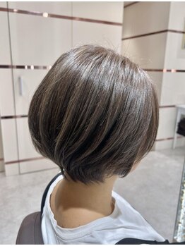 ラビュー(La-Beau)の写真/魅せる白髪染めで周りと差をつける＊大人女性のお悩みに寄り添ってカウンセリングします◇