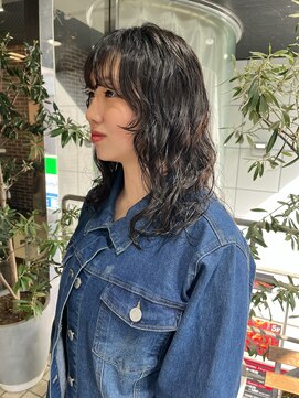 ヘアーアンドメイク ビス(HAIR&MAKE bis) 縮毛履歴にレベィースパーマ/ミディアムボブパーマ【黒田】