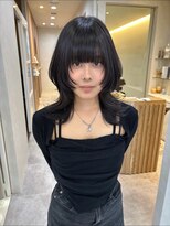 ジル(JiLL.)&nbsp;イメチェン黒髪ミディアムウルフスタイル【広島/本通】