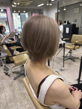 アジールヘア 所沢プロペ通り店(agir hair) ショートボブホワイトミルクティーベージュくびれヘア夏所沢韓国