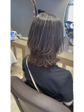 ショコララテ ◎大人可愛い小顔くびれミディアムレイヤー×韓国風