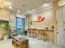 フローライト 廿日市(Fluorite)の雰囲気（待合スペースでは雑誌と子供向けコミックをご用意しております♪）