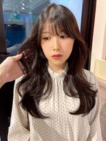 クシェル(kuschel)&nbsp;色気レイヤーカットx暗めカラーxロングレイヤーx前髪あり